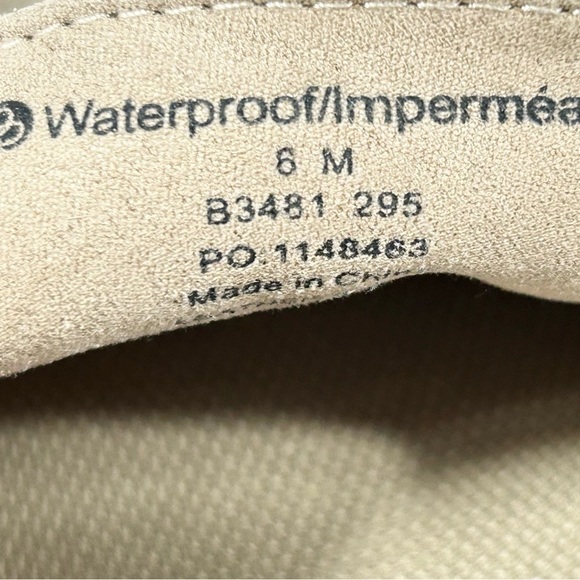 Blondo Frey Waterproof Loafer in Sand Suede size 6 - Picture 9 of 9